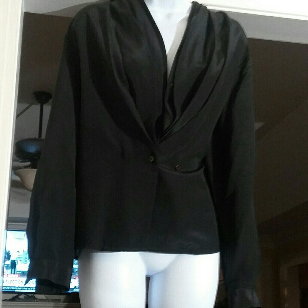 Beautiful Sarah Taylor ladies blouse.